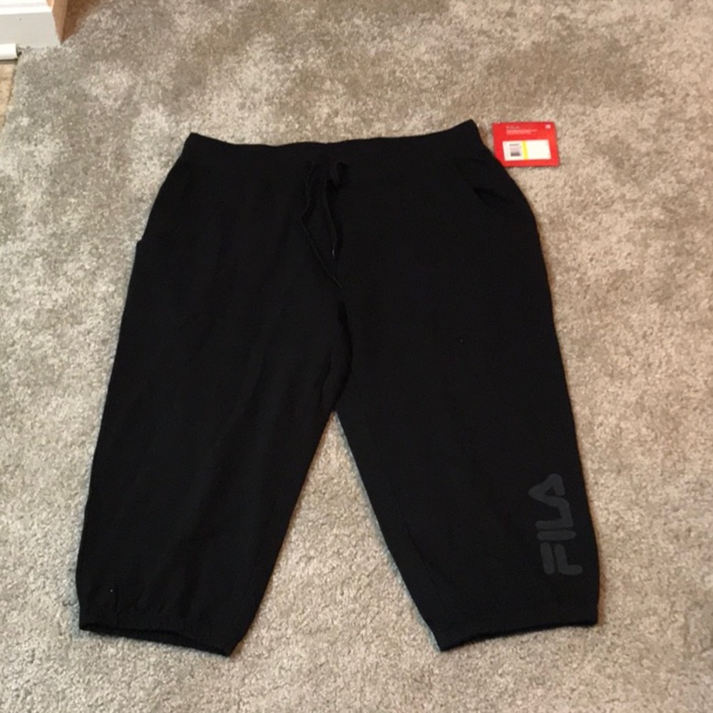 NWT Fila black City Lounge Capri Pants - Medium